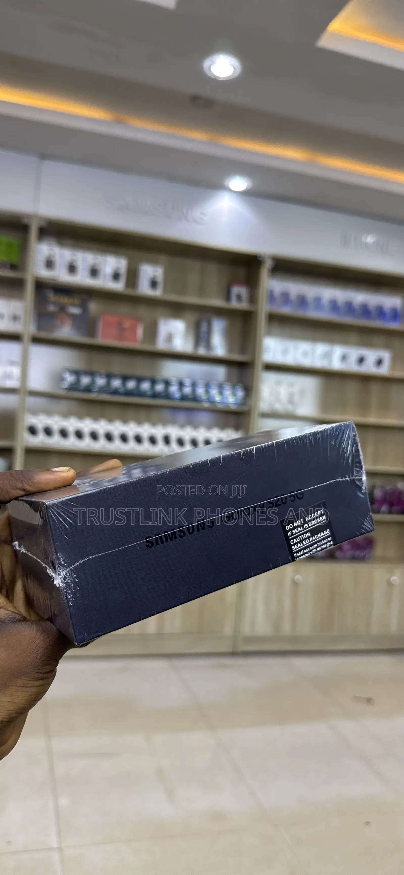 New Samsung Galaxy S20 128 GB Gray