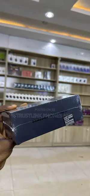 New Samsung Galaxy S20 128 GB Gray