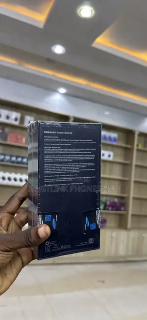 New Samsung Galaxy S20 128 GB Gray