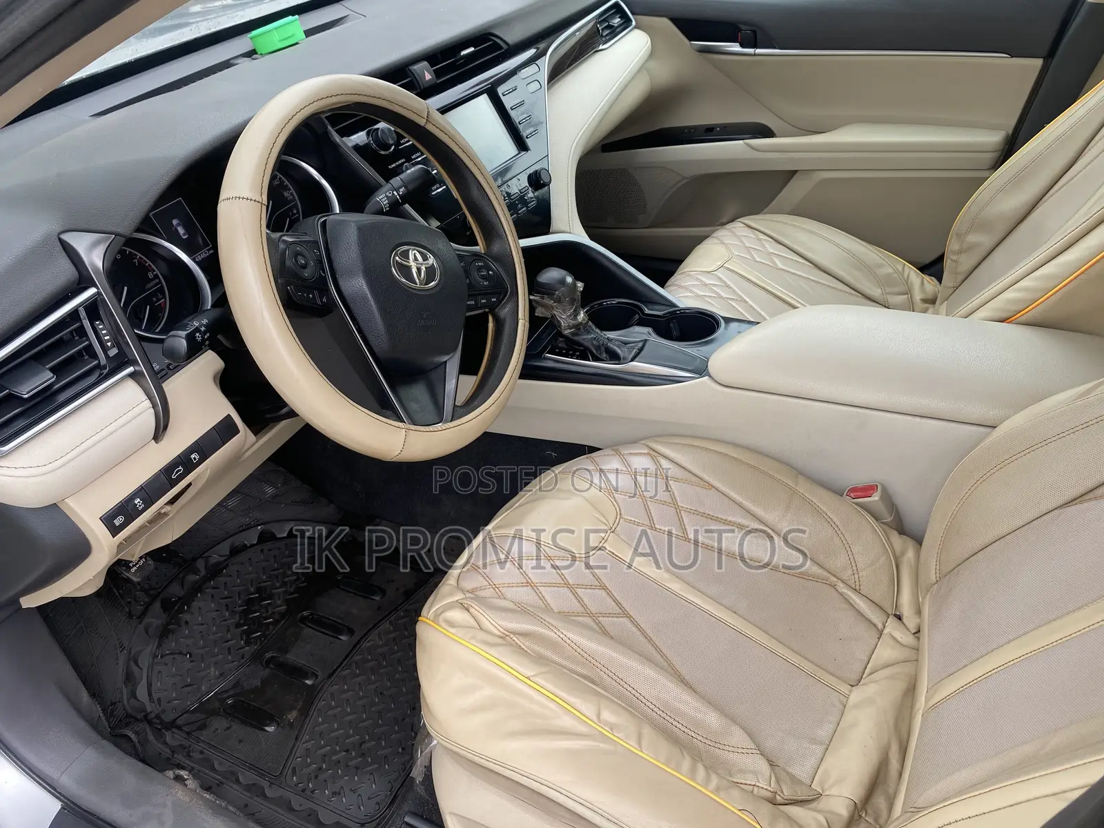 Toyota Camry 2018 Silver