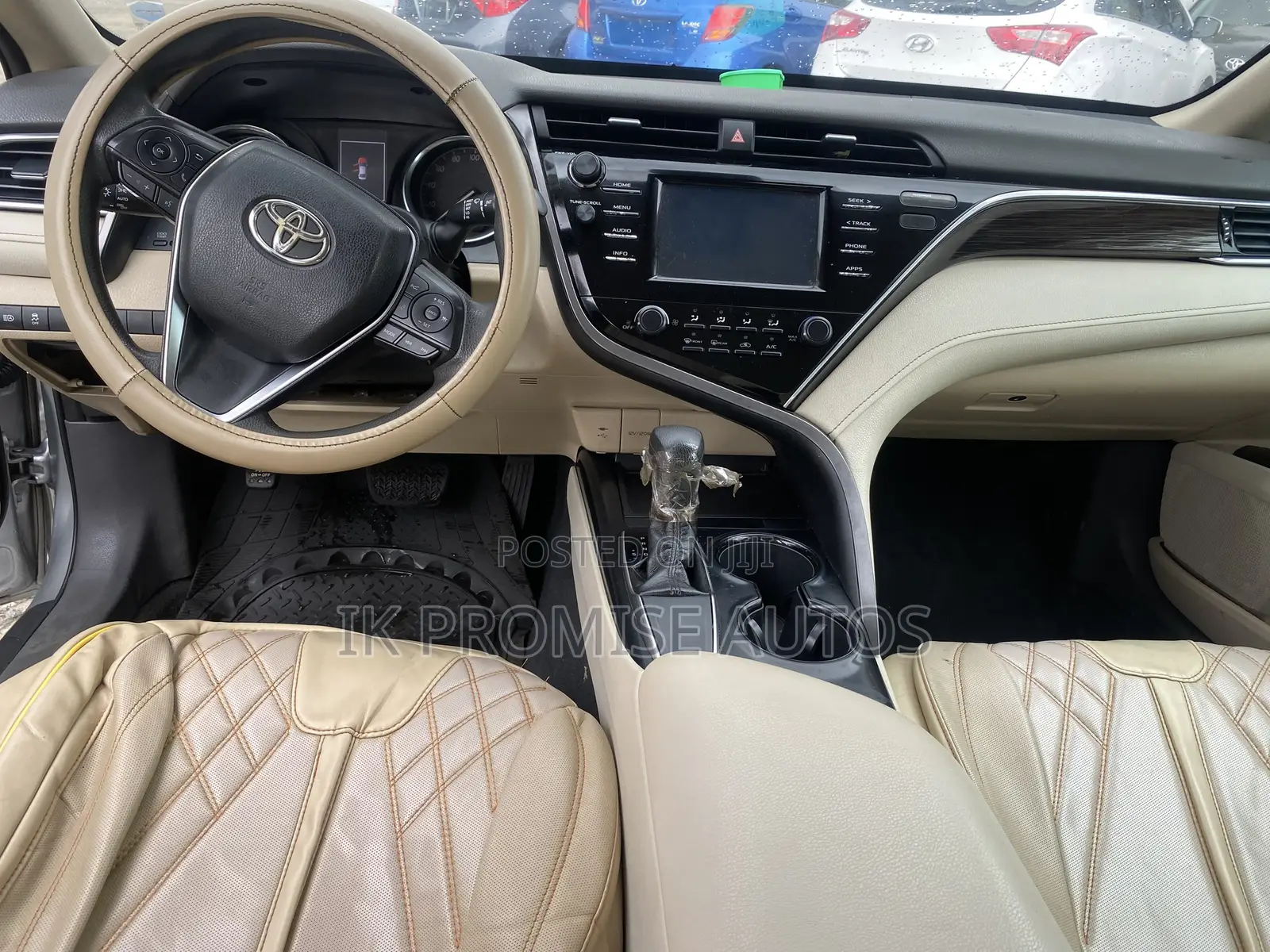 Toyota Camry 2018 Silver
