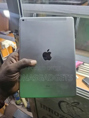 Apple iPad 9.7 64 GB Silver