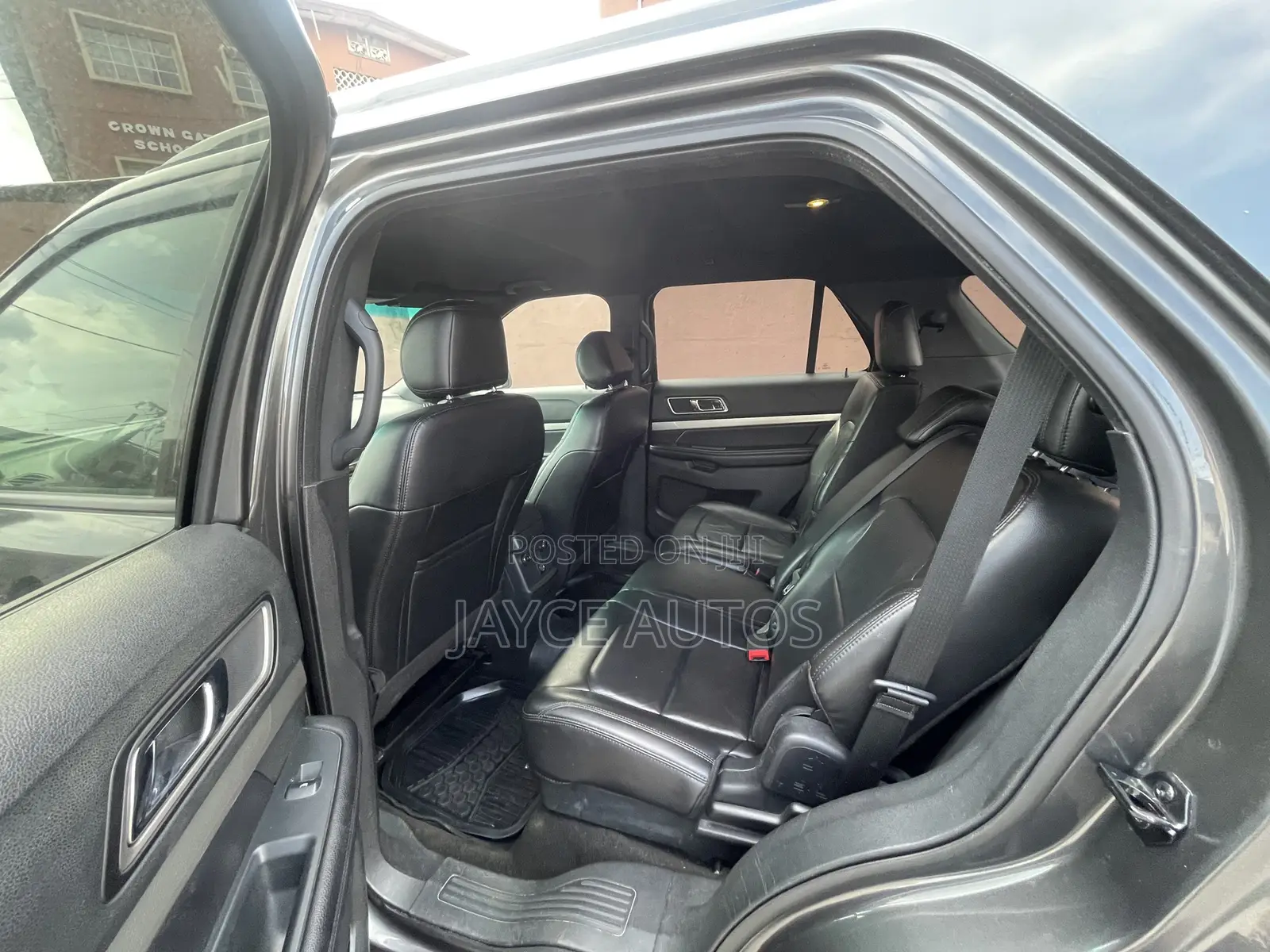 Ford Explorer 2017 Gray