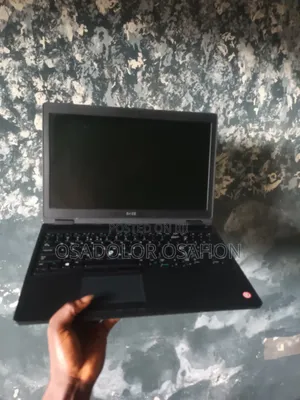 Laptop Dell Latitude 5590 8GB Intel Core i5 HDD+SSD 128GB