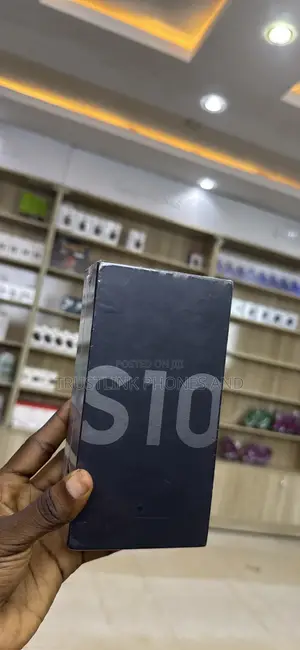 New Samsung Galaxy S10 128 GB Black