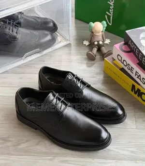 Laced CooperateShoe
