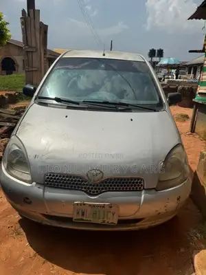 Toyota Yaris 2004 Silver
