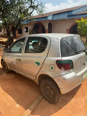 Toyota Yaris 2004 Silver