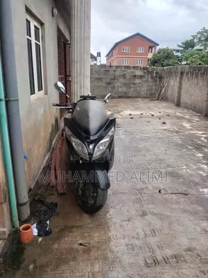 Suzuki Burgman 2012 Black