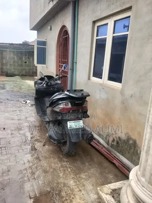 Suzuki Burgman 2012 Black