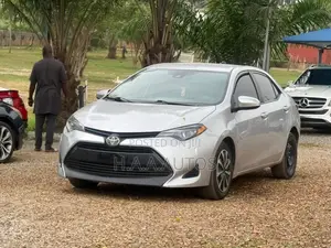 Toyota Camry 2017 Silver