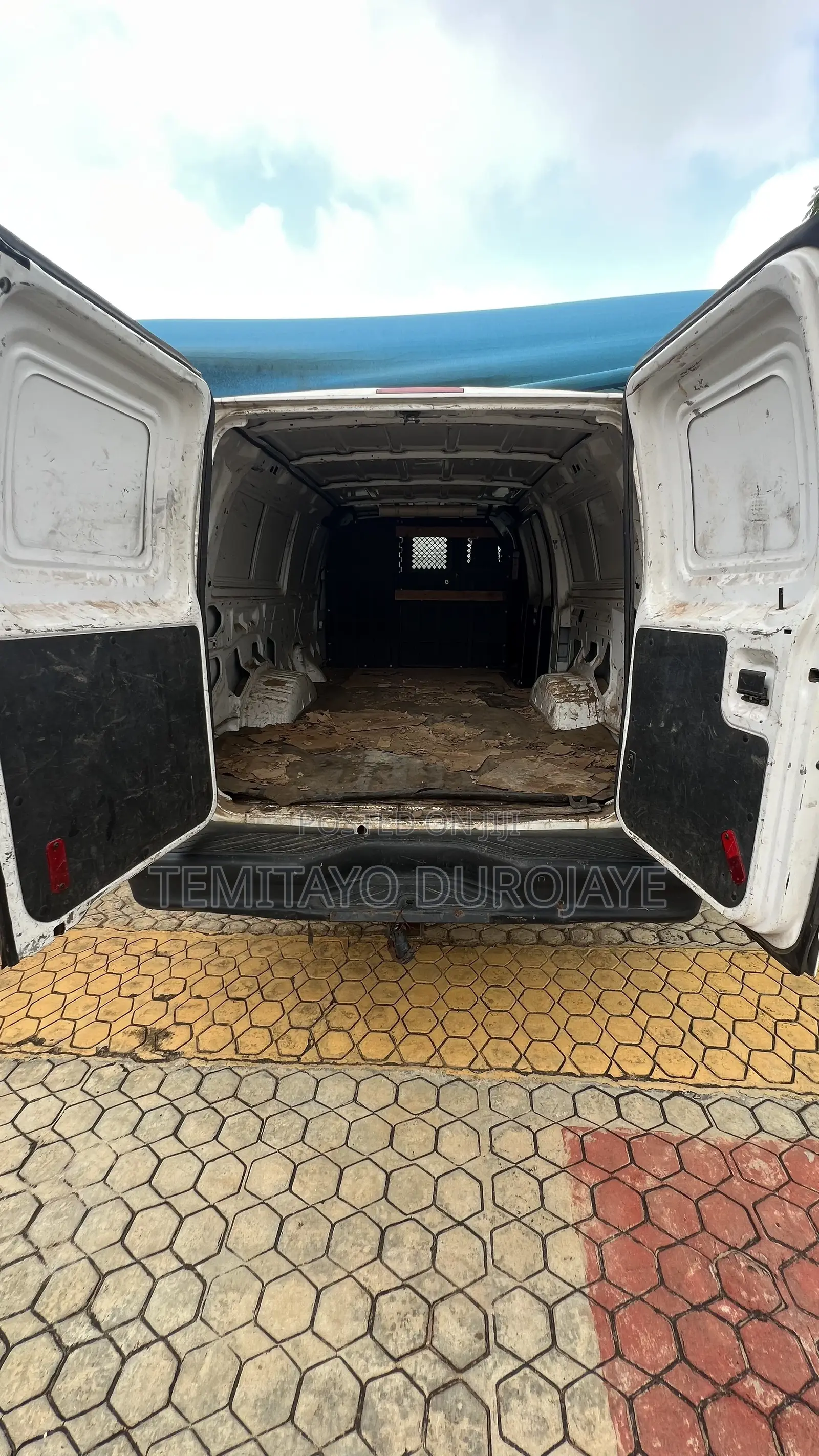Ford E250 2009 White