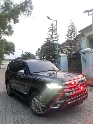 Toyota Land Cruiser (LC300 Series) 2024 Direct AVAILABLE FOR HIRE