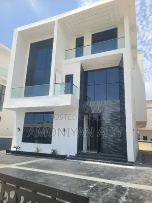 5bdrm House in Megamond Estate, Lekki Phase 1 for sale