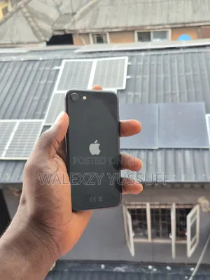 Apple iPhone SE (2020) 64 GB Black
