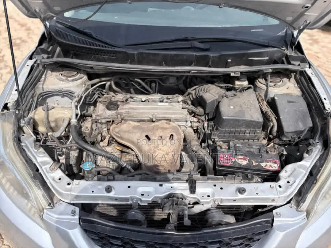 Toyota Matrix 2010 Silver