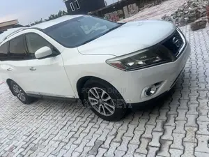 Nissan Pathfinder S 4x4 2013 White