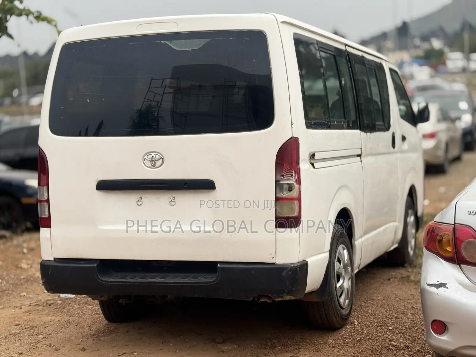 Toyota HiAce 2010 White