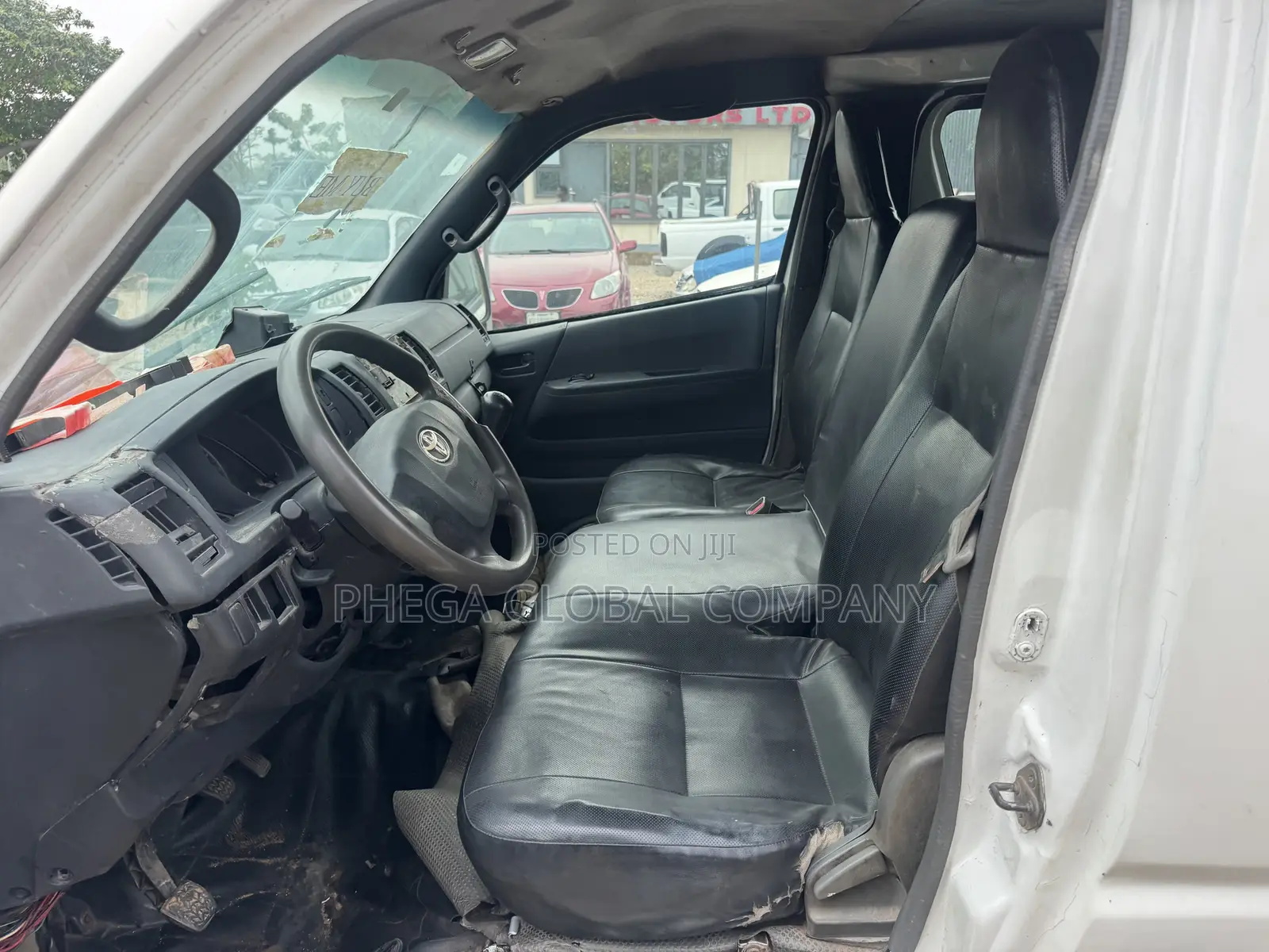 Toyota HiAce 2010 White