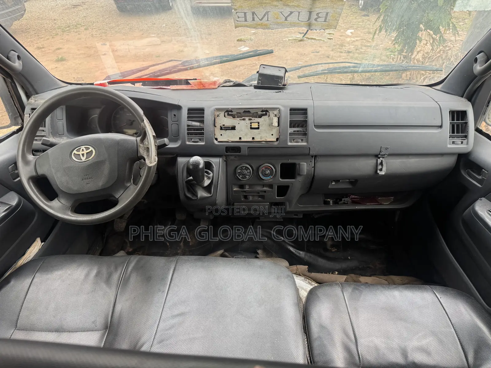 Toyota HiAce 2010 White