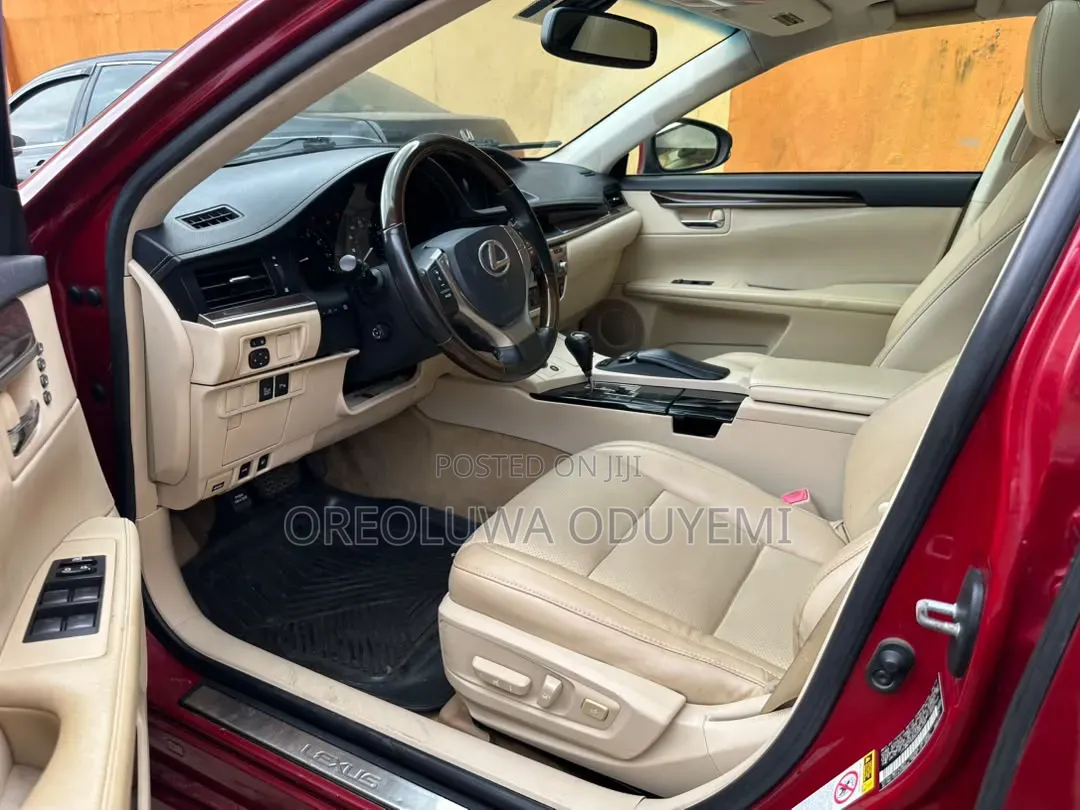 Lexus ES 2014 Red