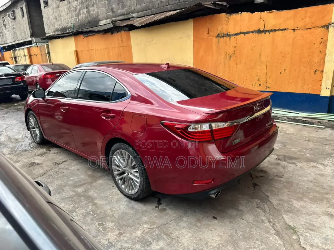 Lexus ES 2014 Red