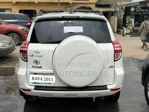 Toyota RAV4 3.5 Limited 2011 White
