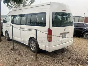 Toyota HiAce 2010 White