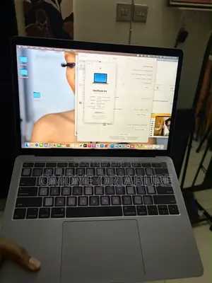 Laptop Apple MacBook Air 2018 8GB Intel Core i5 SSD 256GB