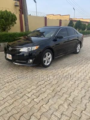 Toyota Camry SE 4dr Sedan (2.5L 4cyl 6A) 2013 Black