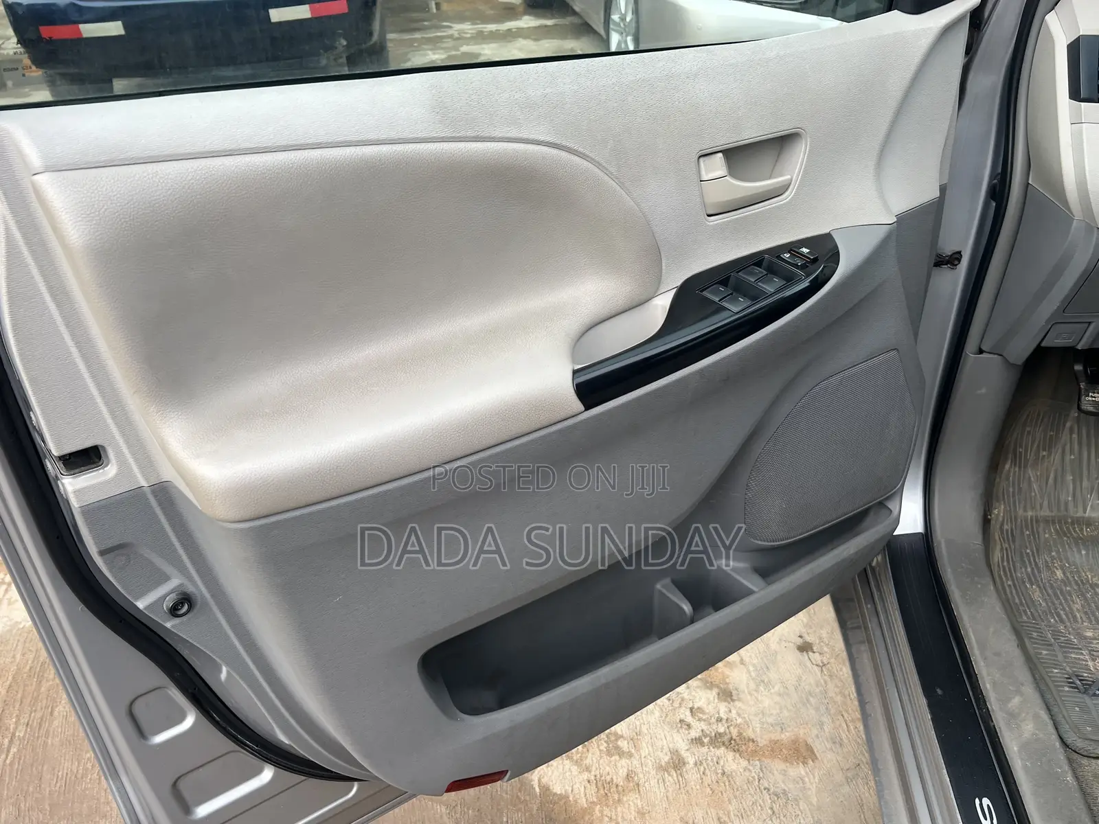 Toyota Sienna 2014 Silver