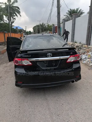 Toyota Corolla 2013 Black