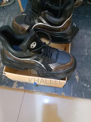 Solid LV Designer Shoes