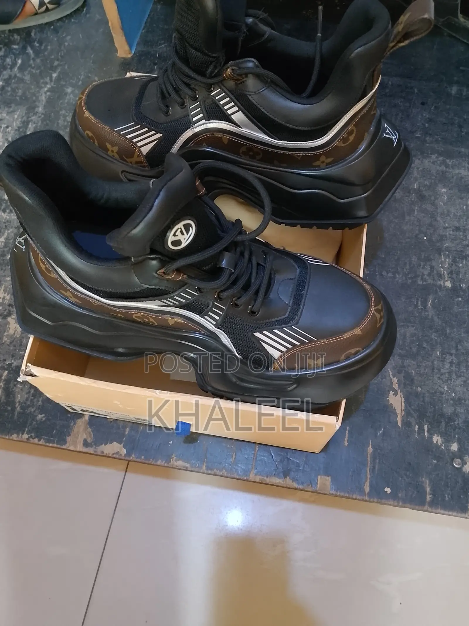 Solid LV Designer Shoes