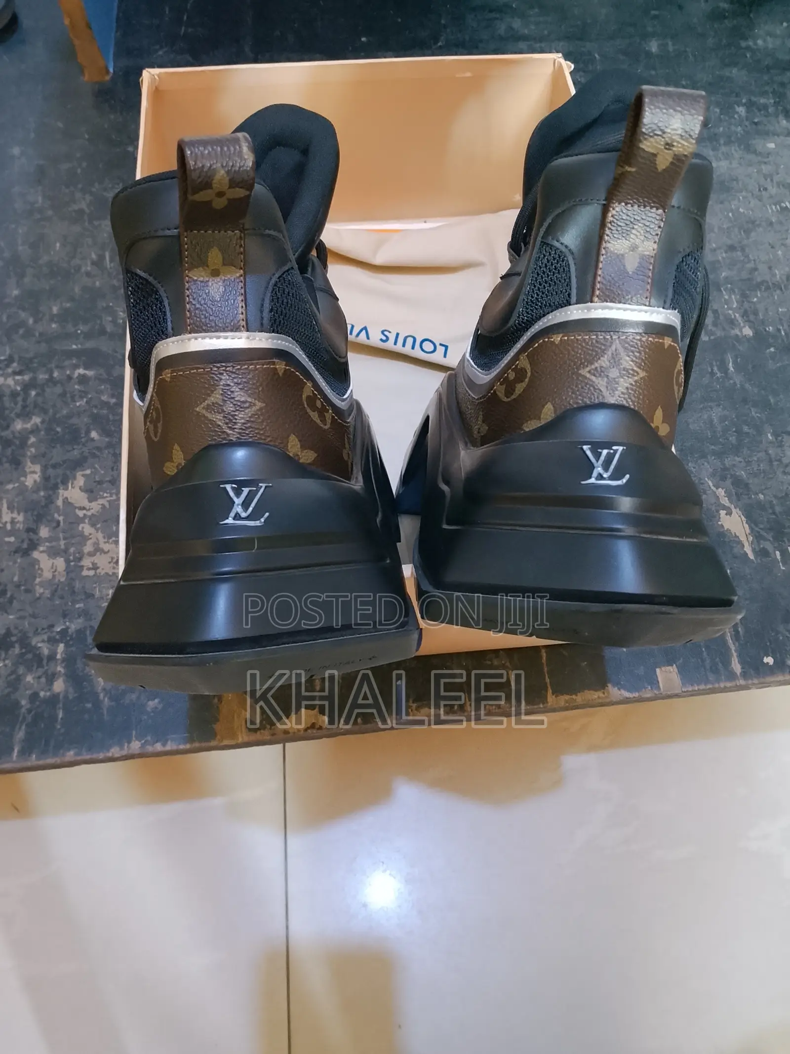 Solid LV Designer Shoes