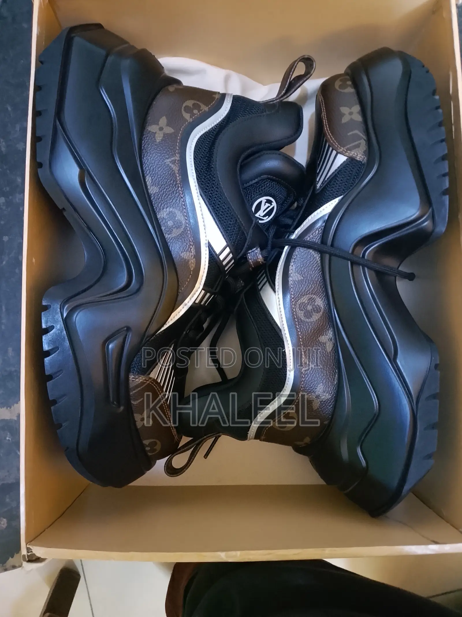 Solid LV Designer Shoes