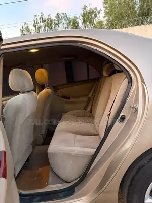 Toyota Corolla LE 2005 Gold