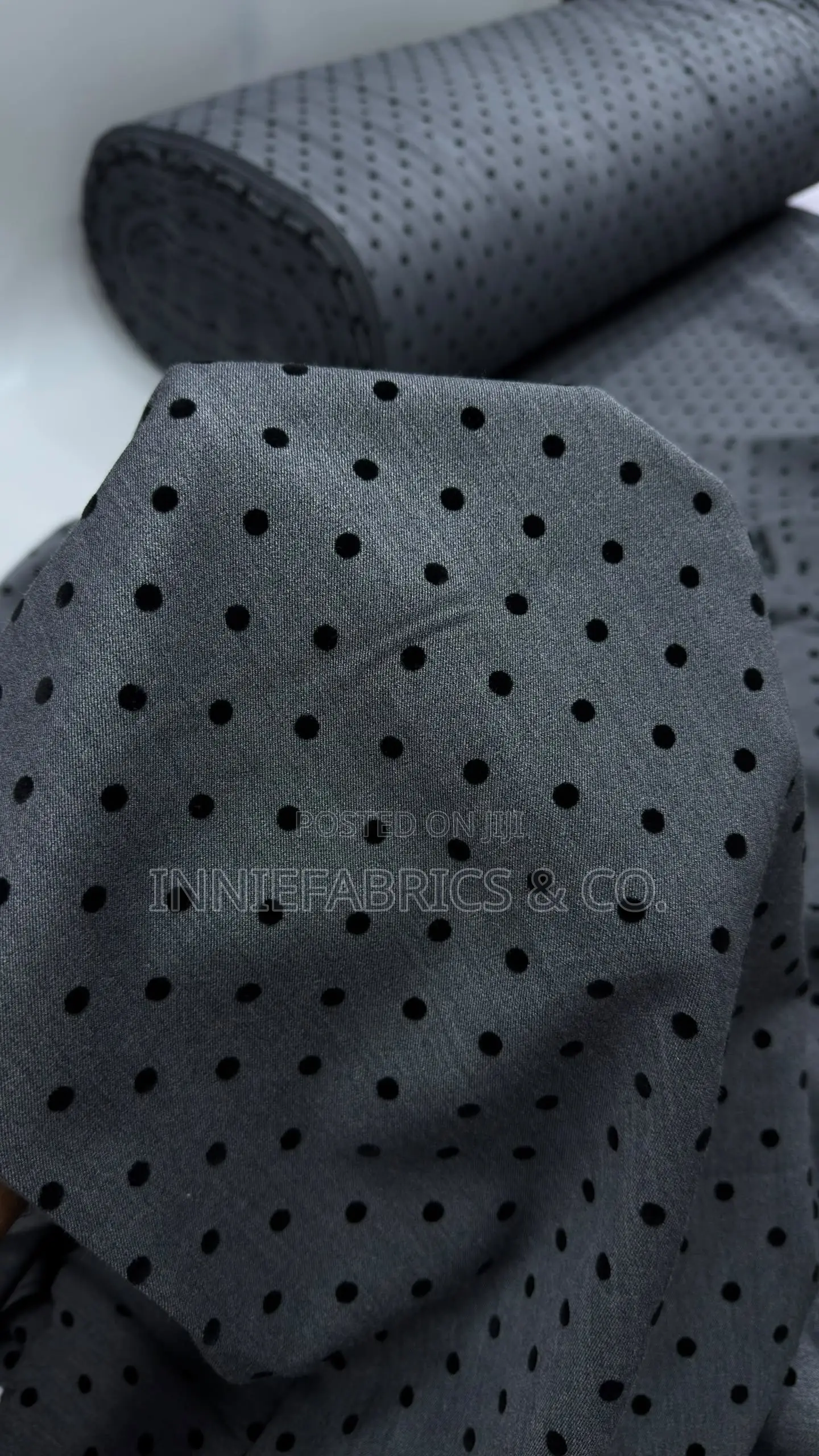 Stock Wool Pokal- Dot Fabric