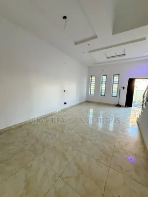 Mini Flat in Thomas Estate for rent