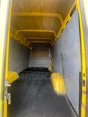 Volkswagen LT 2005 Yellow