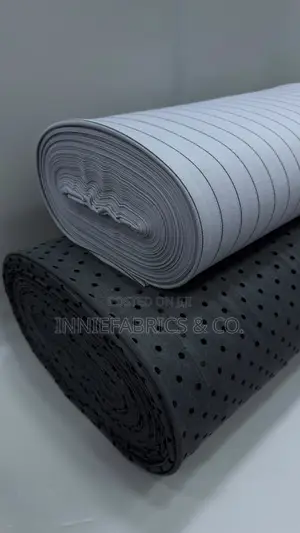 Stock Wool Pokal- Dot Fabric