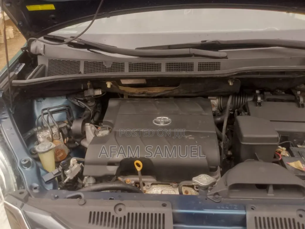 Toyota Sienna 2011 Blue
