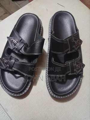 Covered Slide Size 40-46 Black