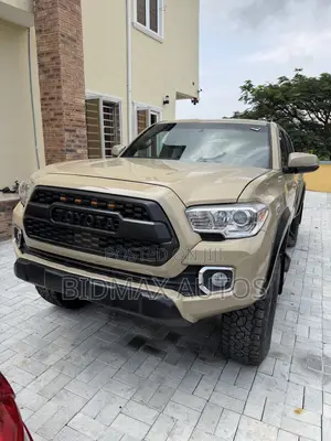 Toyota Tacoma TRD Off Road 2018 Gold