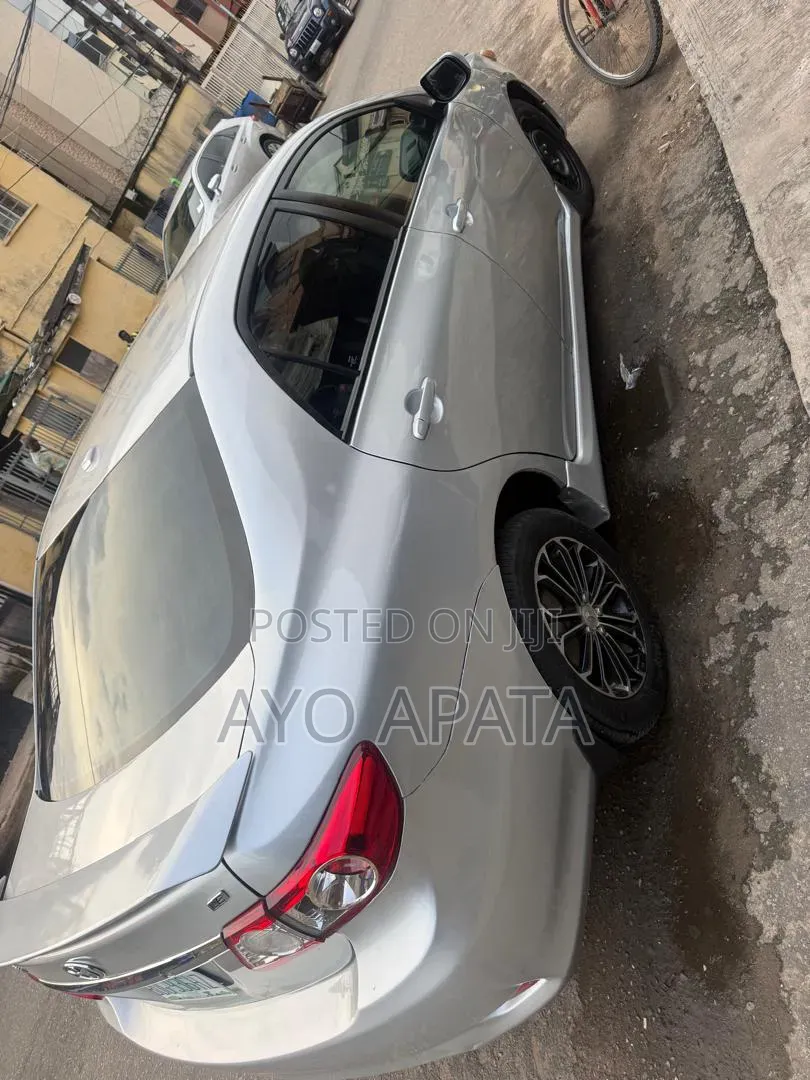 Toyota Corolla 2010 Silver