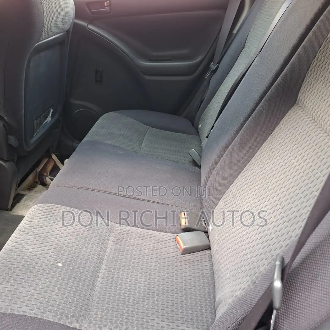 Toyota Matrix 2006 Silver
