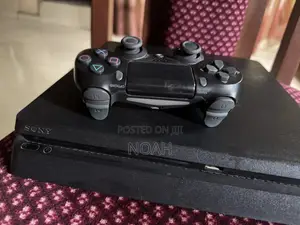 PlayStation 4 Slim