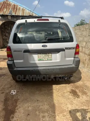 Ford Escape 2004 Silver