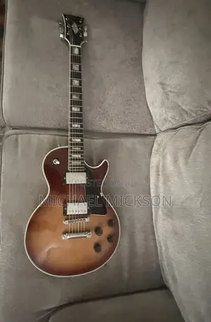 Mint Condtition Vintage 1970s/80s Vibra Single CutGuitar