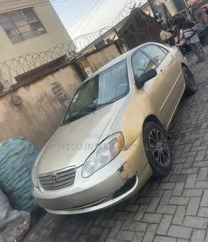 Toyota Corolla 2004 Gold